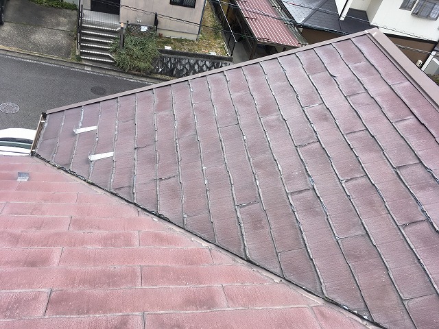 大垣市でパミール屋根と判明し屋根カバー工事をご提案、屋根塗装は厳禁のため信頼できる施工業者への依頼を！